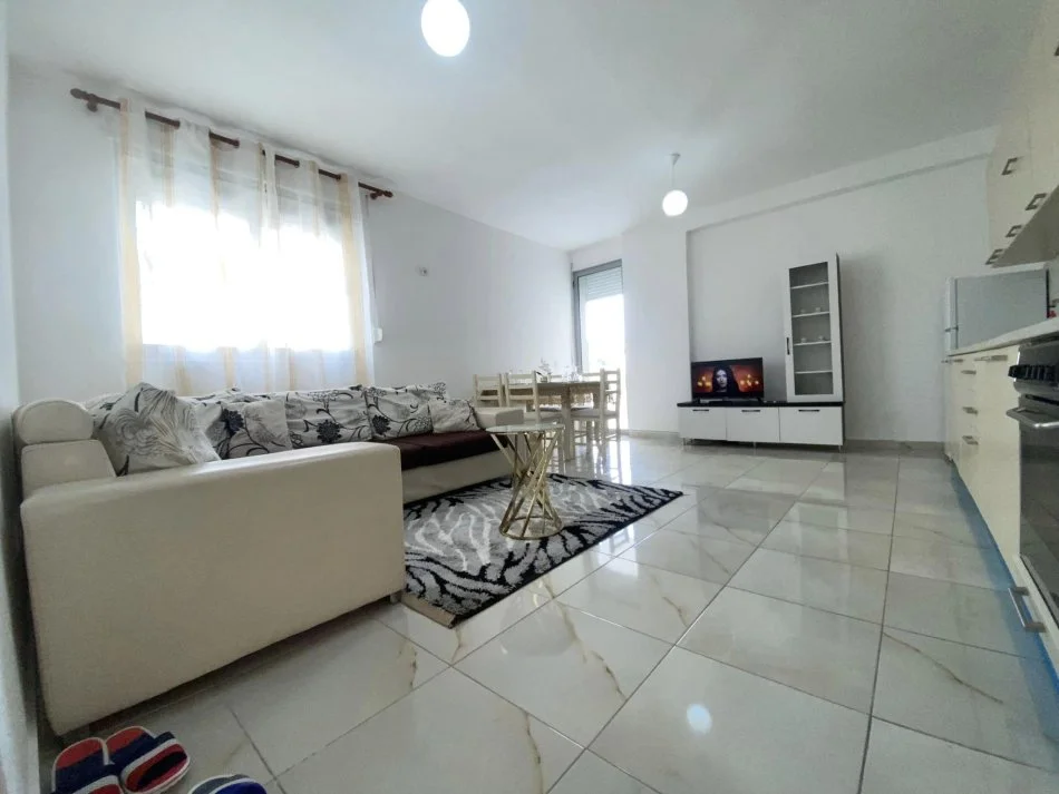 Durres, jepet me qera apartament 1+1 Kati 2, 70 m² (HOTEL ANTALYA,Beach Durres)