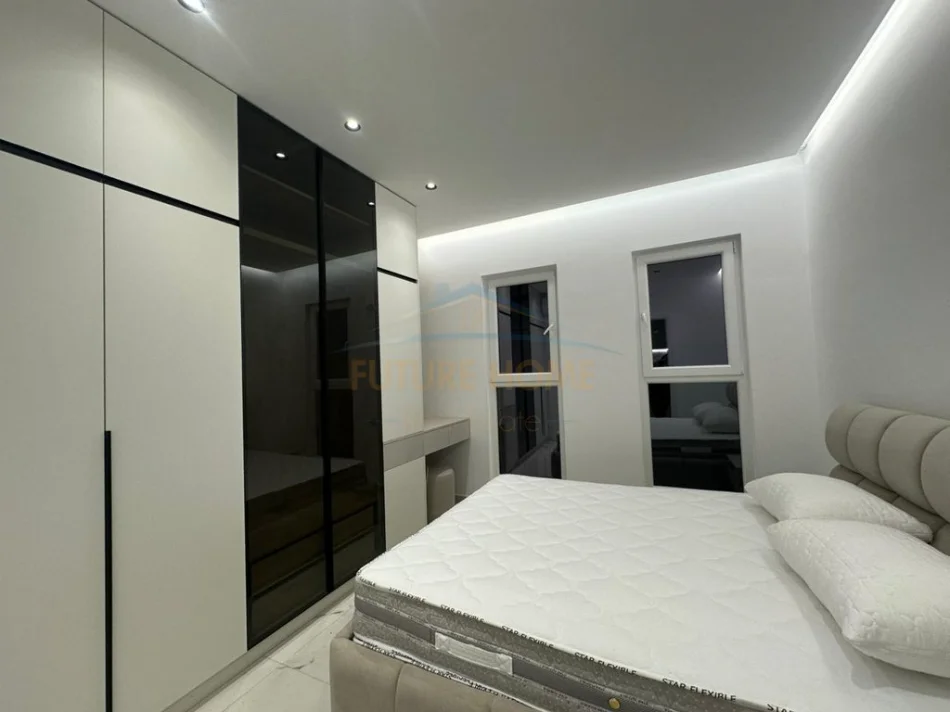 Tirane, jepet me qera apartament 2+1+Ballkon Kati 6, 109 m² 800 € (Kompleksi Aura)