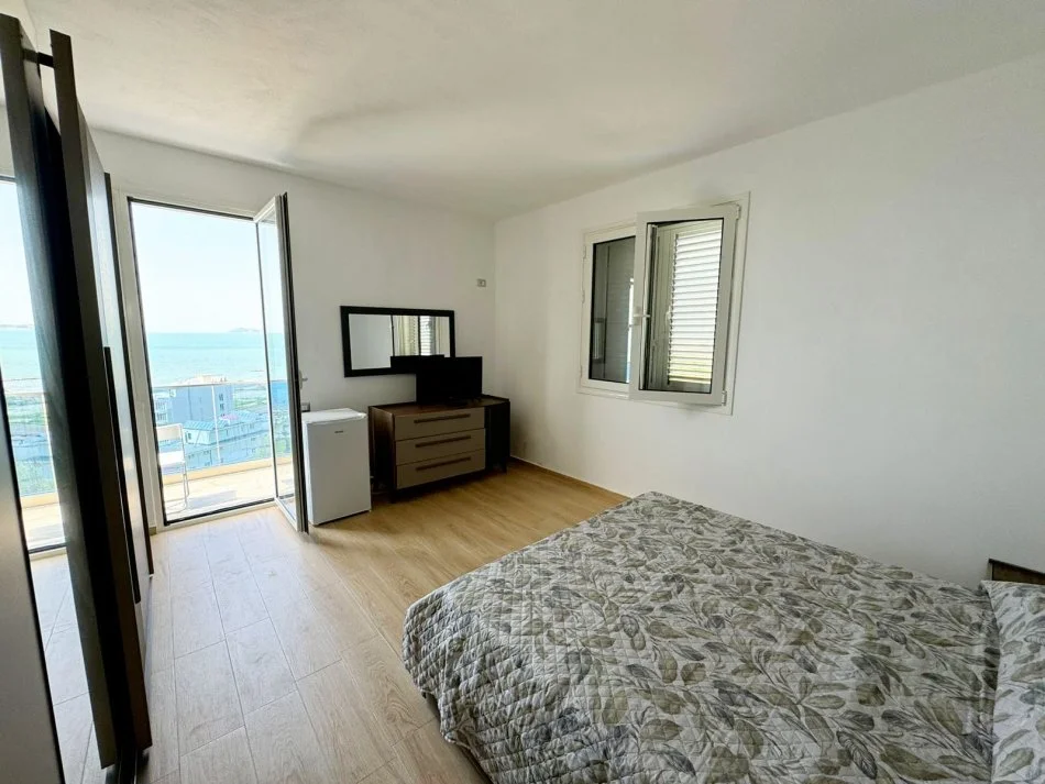 Karpen, shitet Vile ne plazh 4+1+Aneks+Ballkon Kati 2, 500 m² 650.000 € (Karpen,Kavaje)