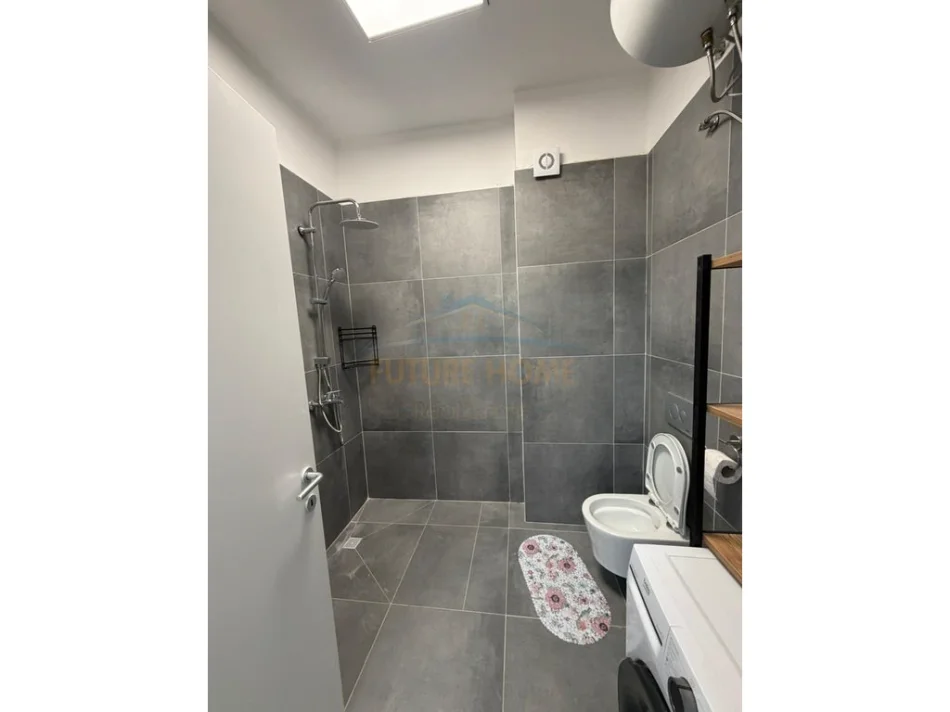 Tirane, jepet me qera apartament 1+1 Kati 9, 72 m² 600 € (Kompleksi Golden Park, Tiranë)