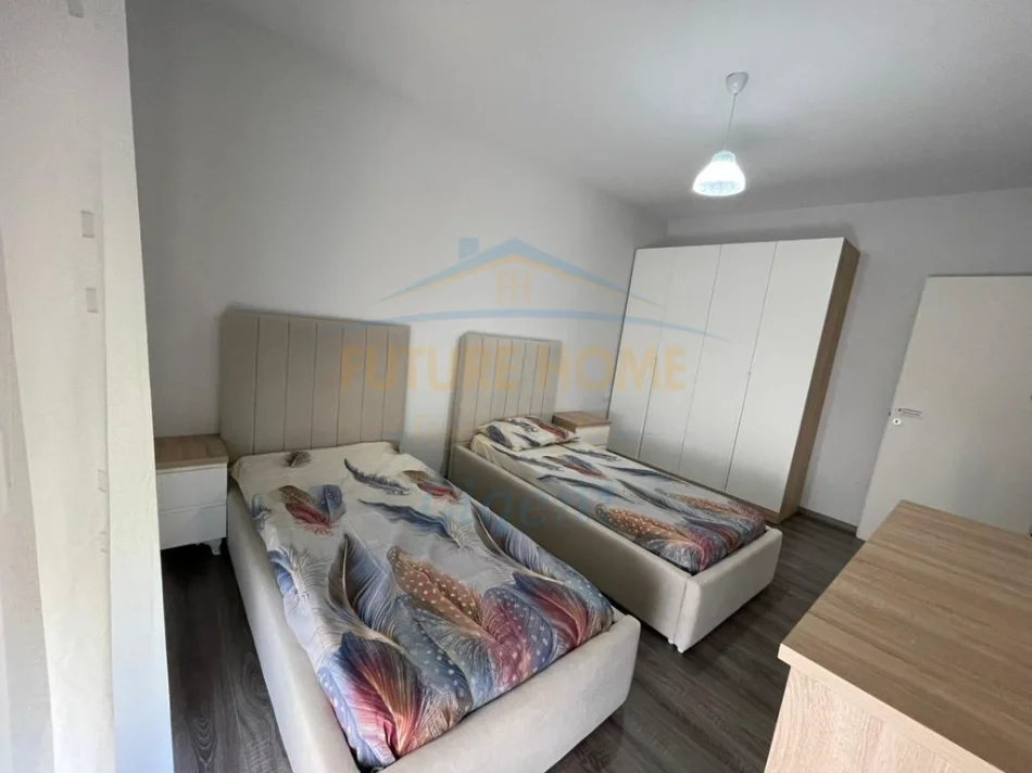Tirane, jepet me qera apartament 2+1+Ballkon Kati 3, 94 m² 750 € (Fiori Di Bosco)