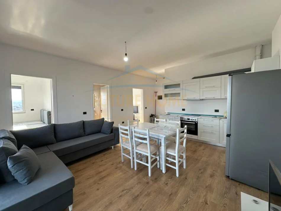 Tirane, jepet me qera apartament 2+1+Ballkon Kati 3, 90 m² 525 € (paskuqan)