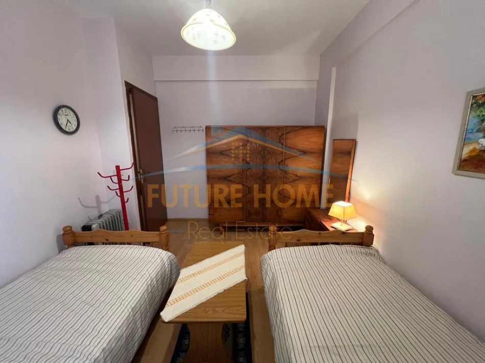 Tirane, jepet me qera apartament 2+1 Kati 5, 95 m² 800 € (Stadiumi Dinamo)