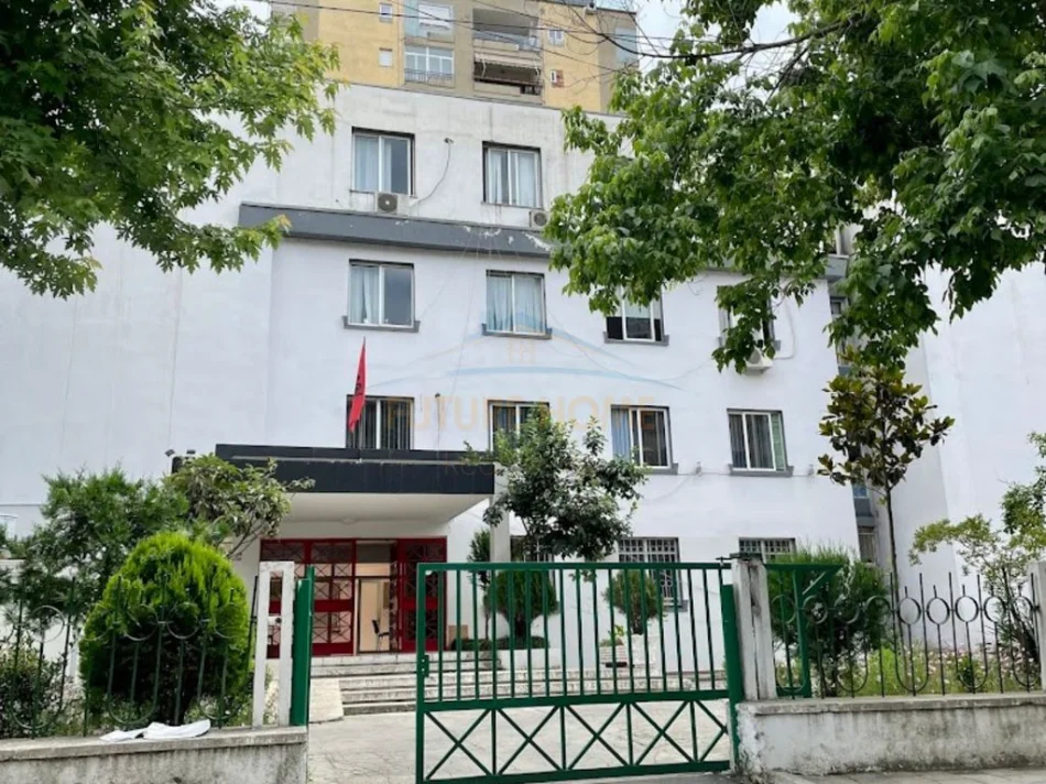 Tirane, shitet apartament 1+1 Kati 2, 27 m² 73.000 € (Rruga Elbasanit)