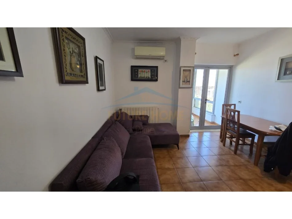 Tirane, jepet me qera apartament 1+1+Ballkon Kati 10, 53 m² 500 € (Pallati me Shigjeta)