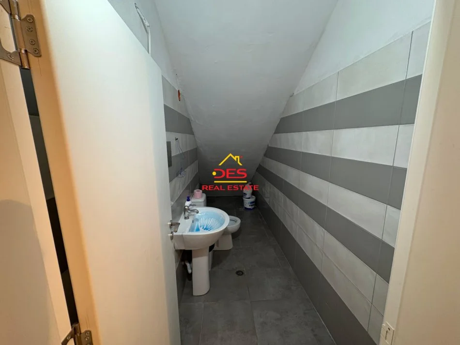 Vlore, shitet ambjent biznesi Kati 0, 140 m² 195.000 € (Bulevardi Ismail Qemali)