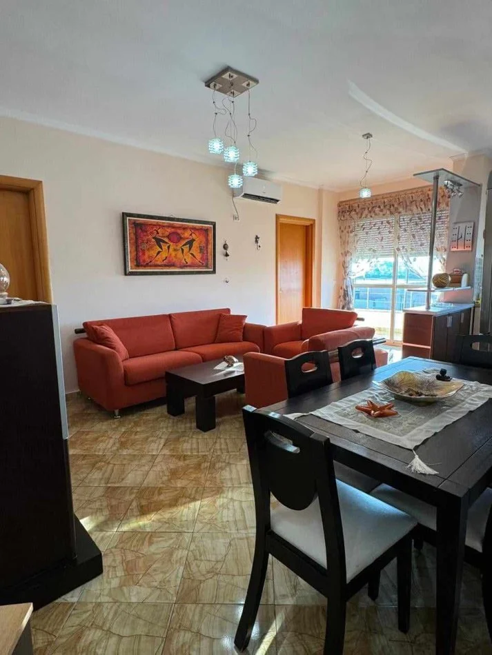 Durres, jepet me qera 2+1 Kati 8, 70 m² 350 € (Plazh,Durres)