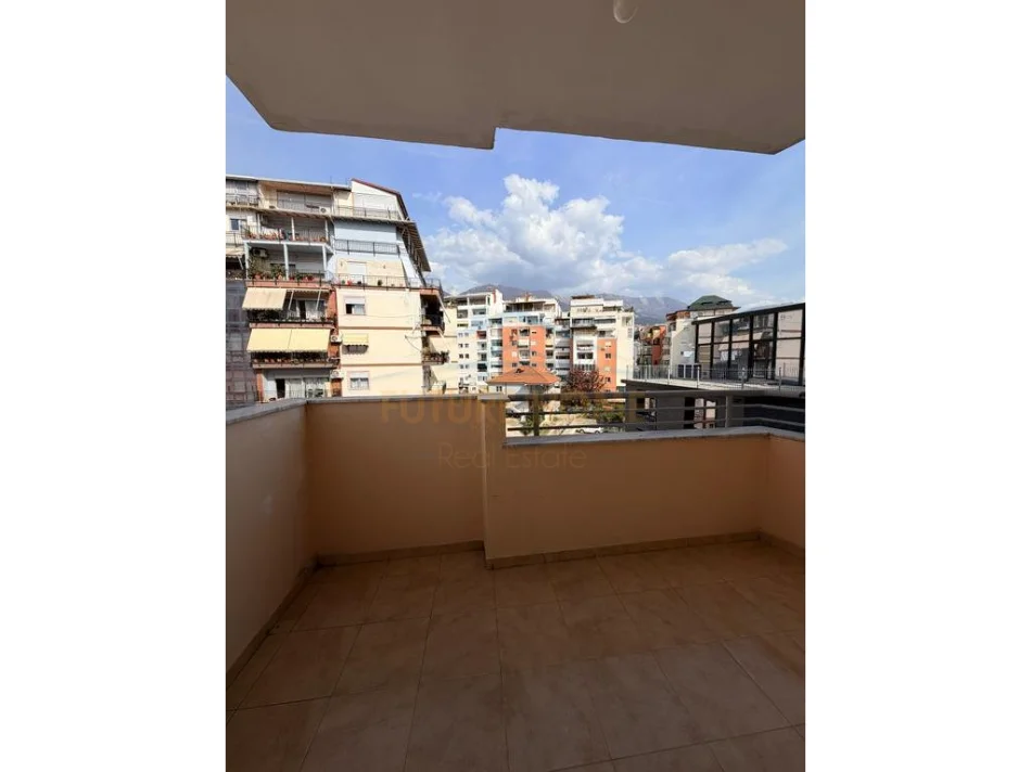 Tirane, shes apartament 2+1 Kati 5, 92 m² 125.000 € (Fresk)