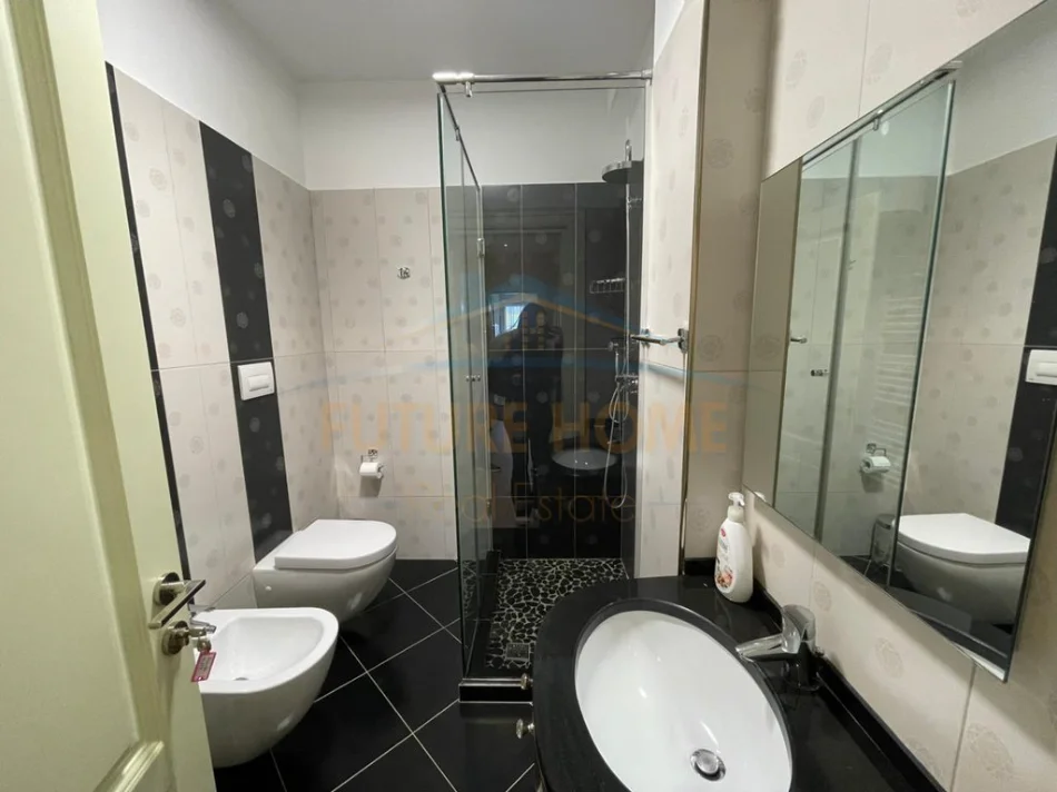 Shqiperi, jepet me qera 3+1 Kati 6, 112 m² 1.000 € (Liqeni i Thate)