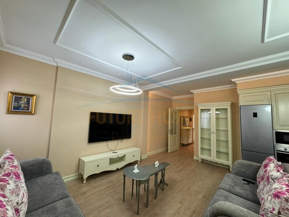 Shqiperi, jepet me qera 3+1 Kati 6, 112 m² 1.000 € (Liqeni i Thate)