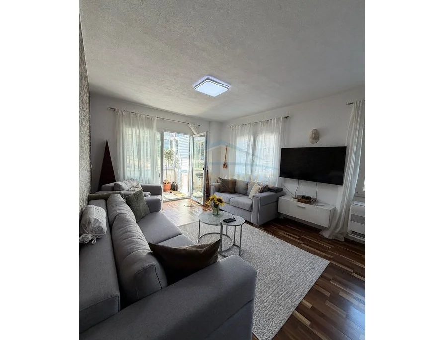 Tirane, shitet apartament 2+1+2+Ballkon Kati 2, 105 m² 160.000 € (Fresk)