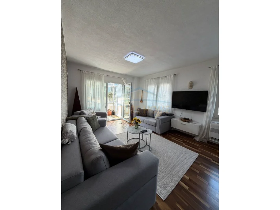 Tirane, shitet apartament 2+1+2, Kati 1, 106 m² 160.000 € (Fresk)