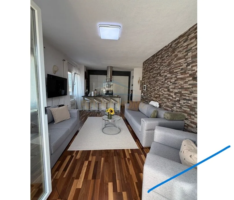 Tirane, shitet apartament 2+1+2+Ballkon Kati 2, 105 m² 160.000 € (Fresk)