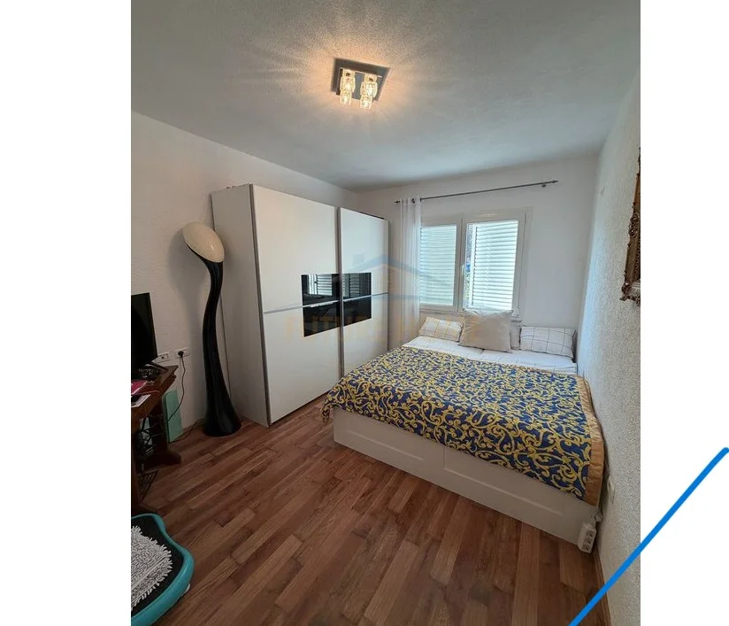 Tirane, shitet apartament 2+1+2+Ballkon Kati 2, 105 m² 160.000 € (Fresk)