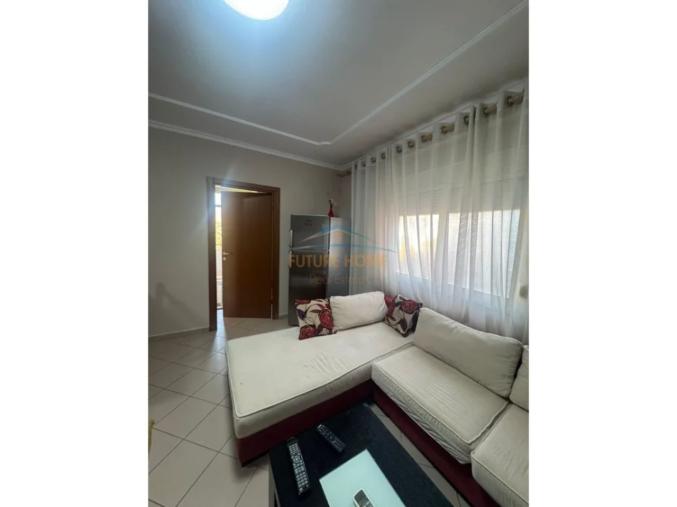 Tirane, jepet me qera apartament 1+1+Ballkon Kati 5, 63 m² 550 € (Rruga e Bogdaneve)