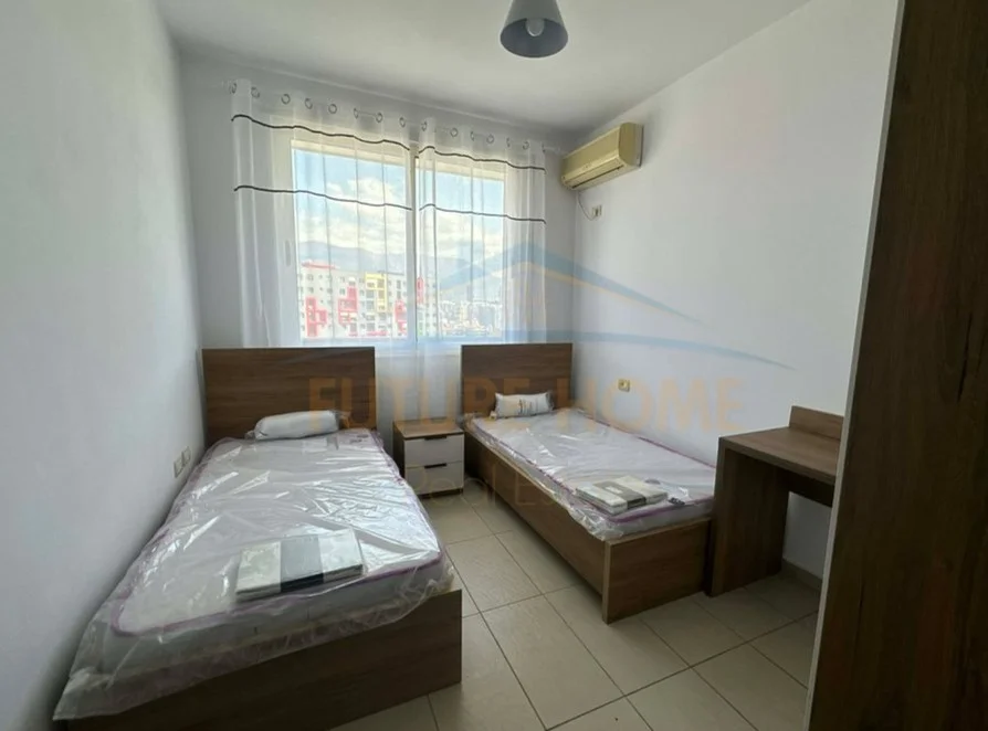 Tirane, jepet me qera apartament 2+1 Kati 8, 95 m² 580 € (Unaza e re)