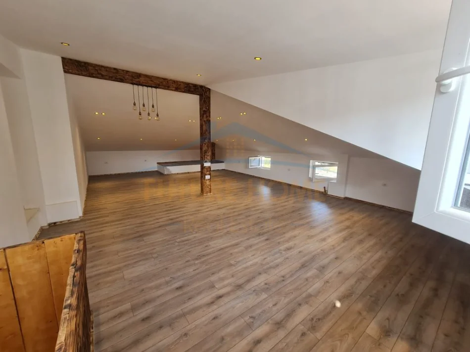 Tirane, jepet me qera ambjent biznesi Kati 0, 1.000 € (kombinat)