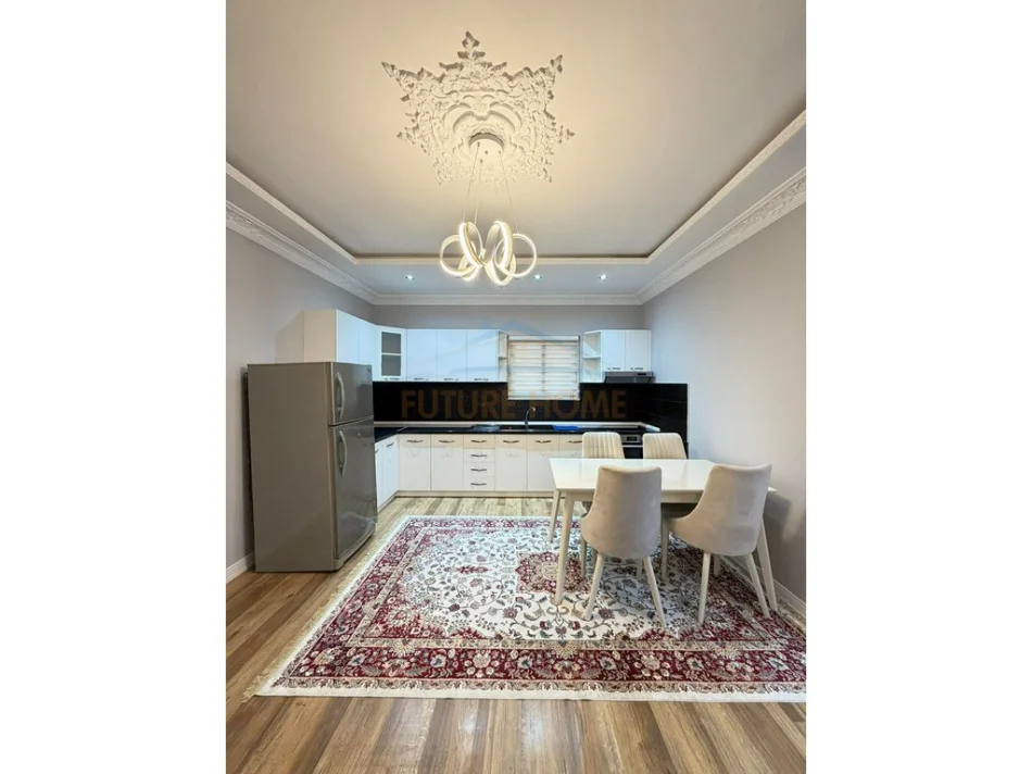 Tirane, jepet me qera apartament 2+1+Ballkon Kati 5, 116 m² 550 € (Yzberisht)