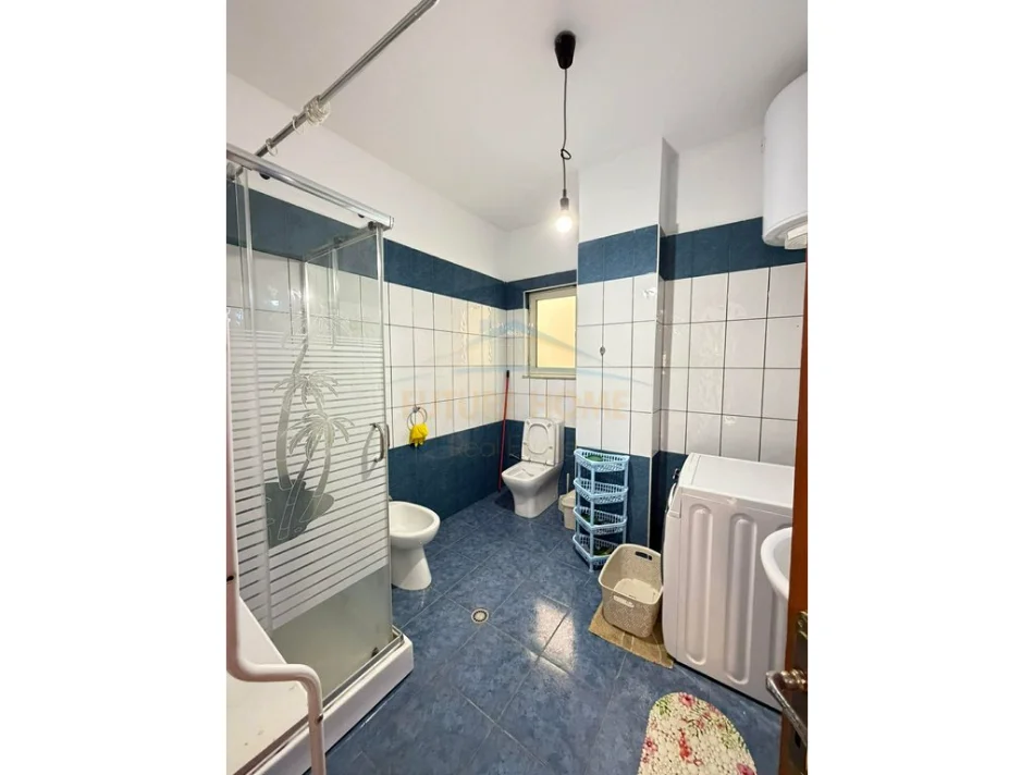 Tirane, jepet me qera apartament 2+1 Kati 5, 116 m² 500 € (YZBERISHT)