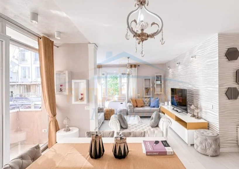 Tirane, jepet me qera apartament 2+1 Kati 2, 90 m² 1.300 € (Kopshti Zoologjik)