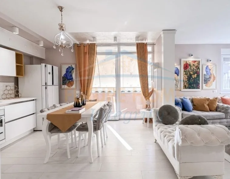 Tirane, jepet me qera apartament 2+1 Kati 2, 90 m² 1.300 € (Kopshti Zoologjik)