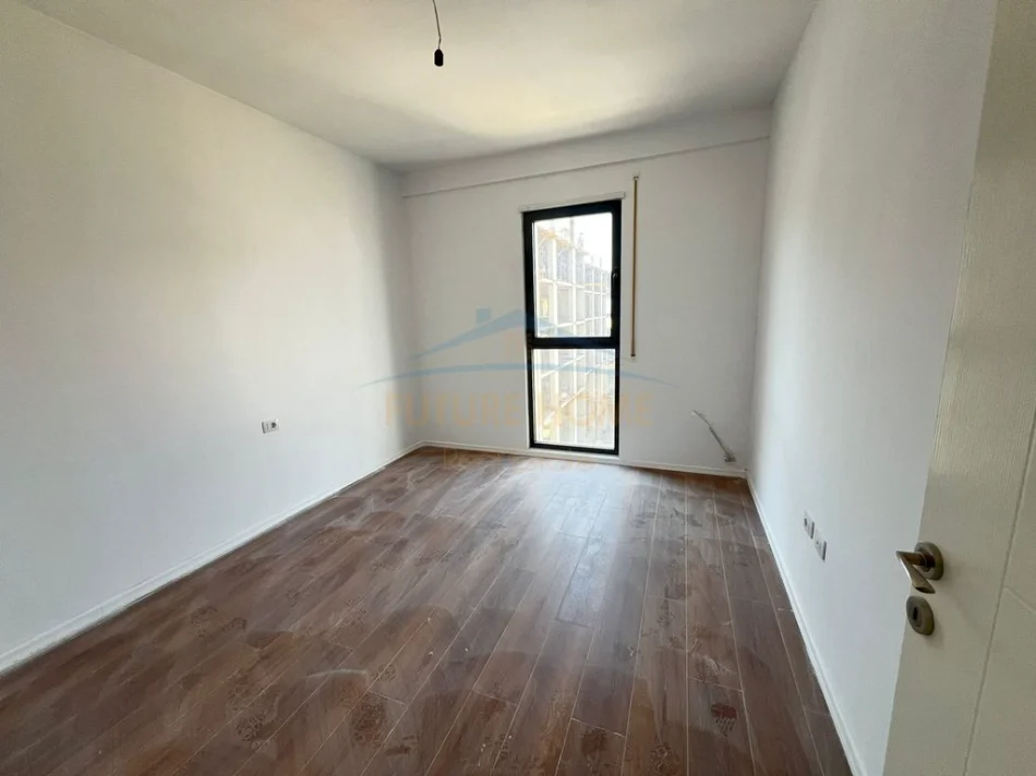 Tirane, shitet apartament 2+1 Kati 4, 108 m² 243.900 € (OXHAK)