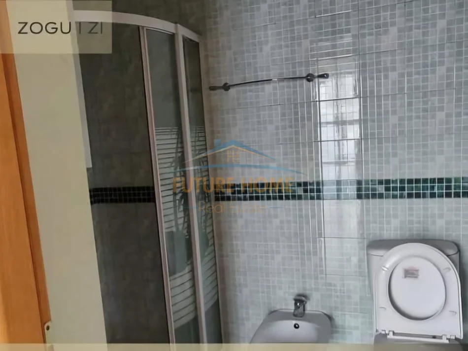 Tirane, jepet me qera ambjent biznesi Kati 3, 84 m² 800 € (zogu i zi)