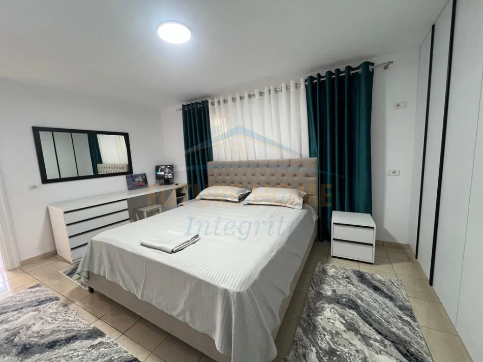 Tirane, jepet me qera shtepi 1 Katshe Kati 1, 90 m² 450 € (REZIDENCA LUNA)
