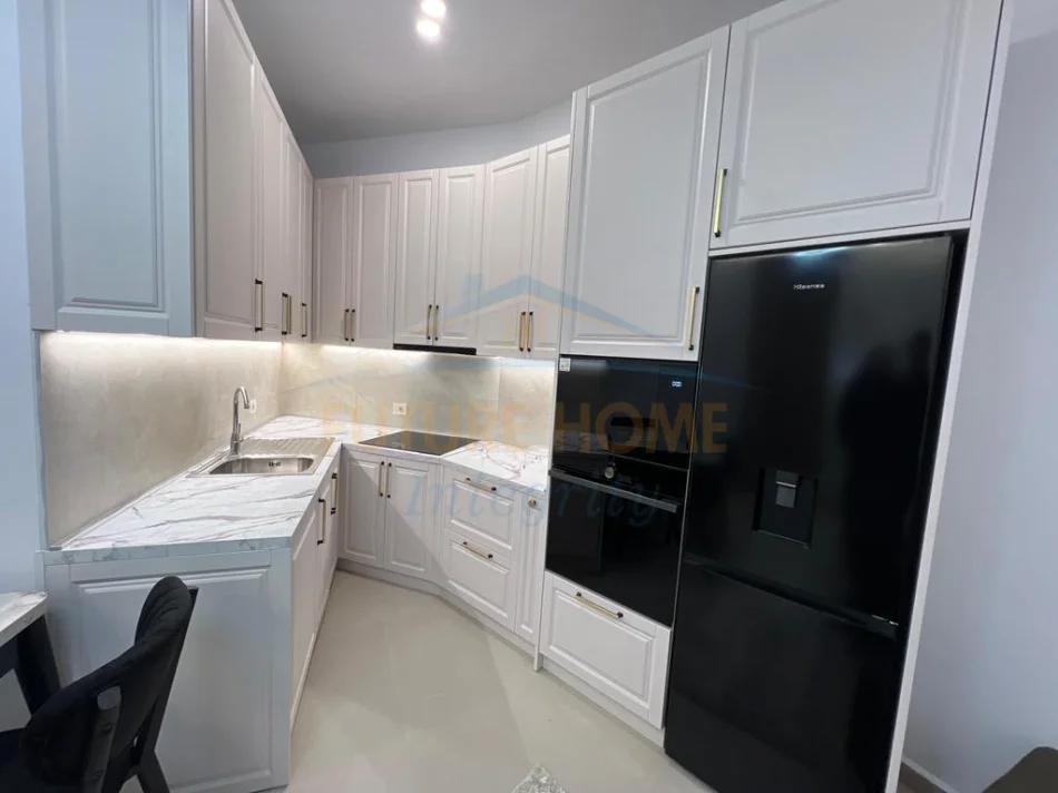 Tirane, jepet me qera Vile 1+1 Kati 1, 90 m² 450 € (Mjull Bathore)