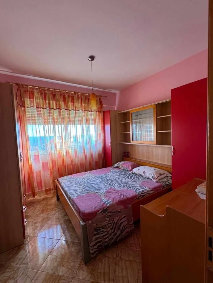Durres, jepet me qera 2+1 Kati 8, 70 m² 350 € (Plazh,Durres)