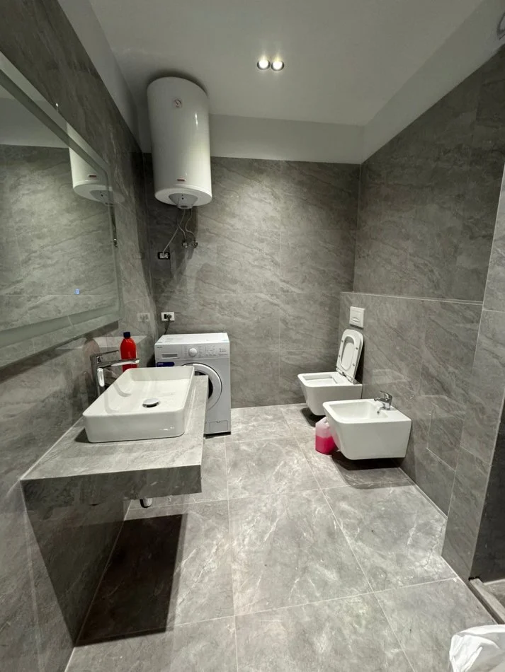 Durres, shitet apartament 1+1+Ballkon Kati 0, 115 m² 350.000 € (Vollga,Durres)