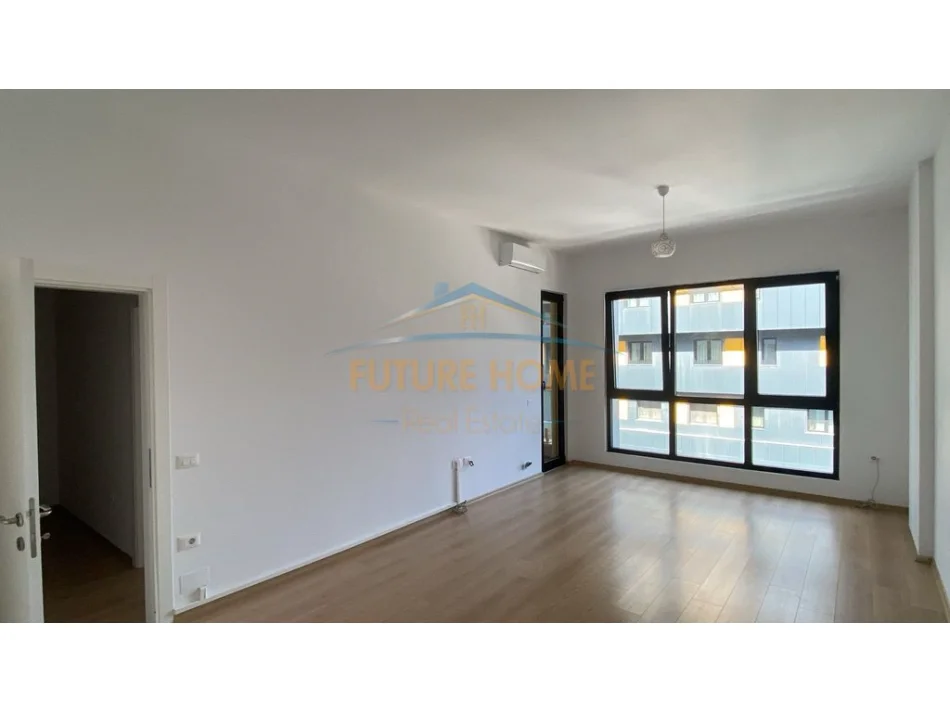 Tirane, jepet me qera ambjent biznesi Kati 4, 75 m² 750 € (Square 21)