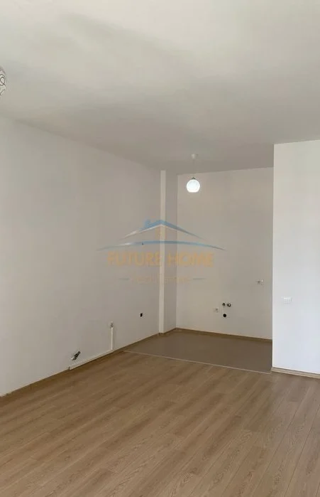 Tirane, jepet me qera apartament 1+1 Kati 4, 75 m² 750 € (21 Dhjetori, Tiranë)