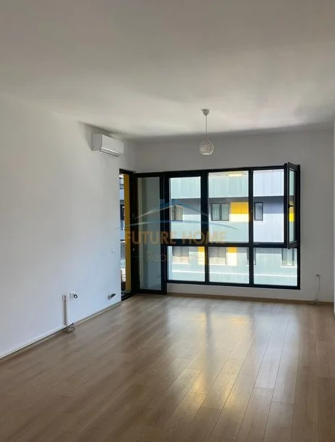 Tirane, jepet me qera apartament 1+1 Kati 4, 75 m² 750 € (21 Dhjetori, Tiranë)