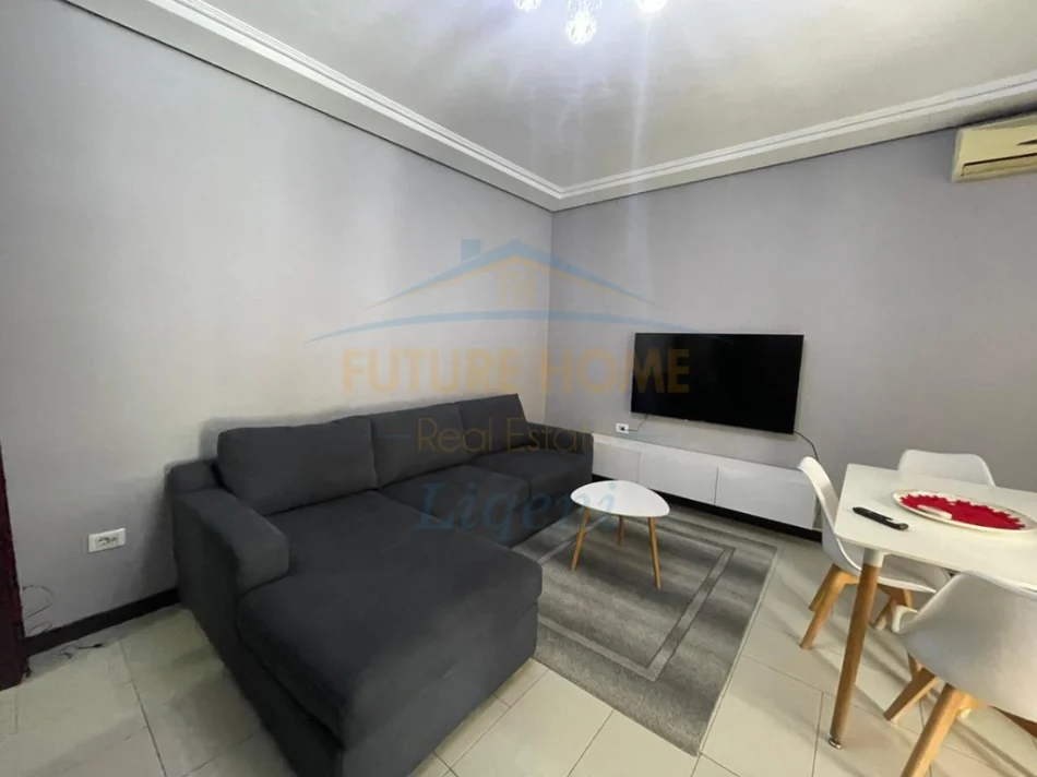Tirane, jepet me qera apartament 1+1 Kati 4, 57 m² 630 € (Kompleksi Delijorgji)