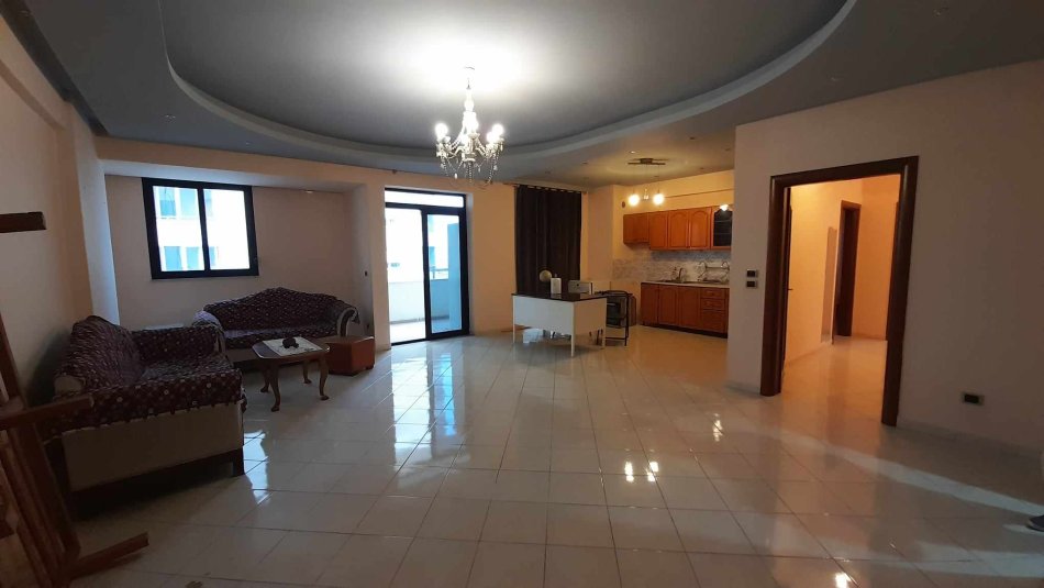 Durres, shes apartament 3+1+Ballkon Kati 5, 144 m² 175.000 € (Porti, Durres)