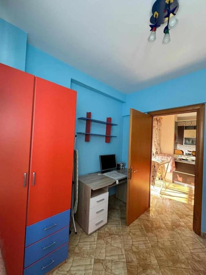 Durres, jepet me qera 2+1 Kati 8, 70 m² 350 € (Plazh,Durres)