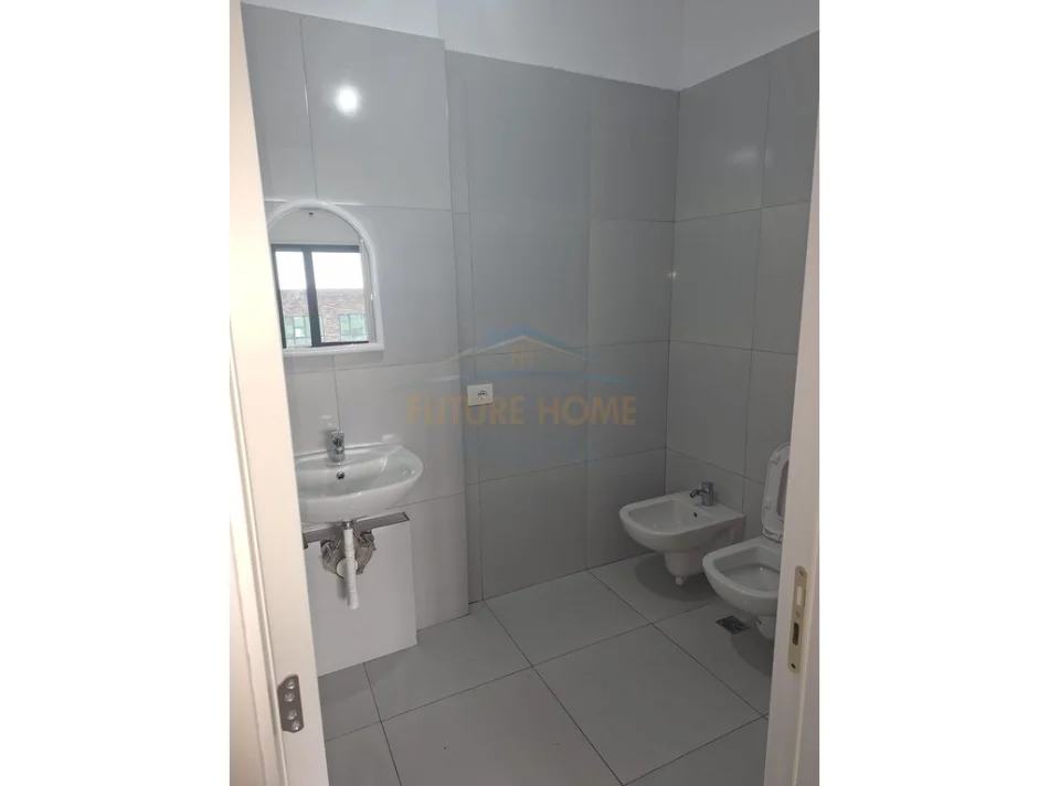 Tirane, jepet me qera apartament 2+1 Kati 4, 99 m² 600 € (rruga 5 maji)