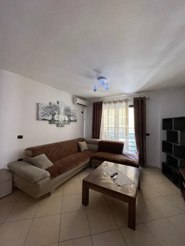 Tirane, jepet me qera apartament 2+1+Aneks+Ballkon , 120 m² 500 € (Astir)
