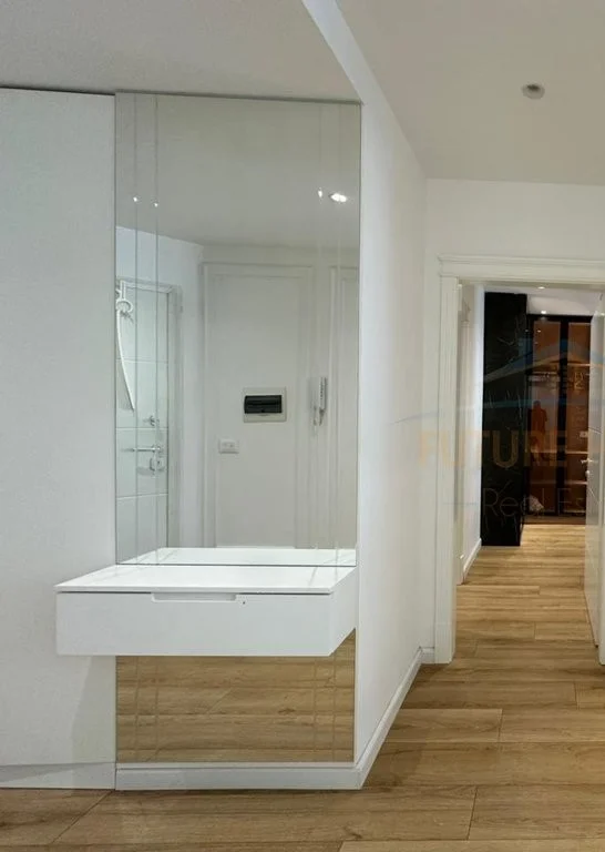 Tirane, jepet me qera apartament 2+1 Kati 5, 89 m² 1.000 € (Ish fusha aviacionit)