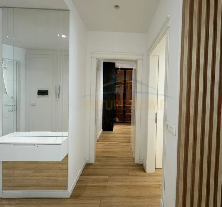 Tirane, jepet me qera apartament 2+1 Kati 5, 89 m² 1.000 € (Ish-Fusha e Aviacionit)