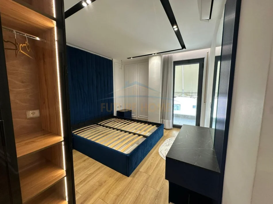 Tirane, jepet me qera apartament 2+1 Kati 5, 89 m² 1.000 € (Rezidenca Alba, Ish-Fusha e Aviacionit)