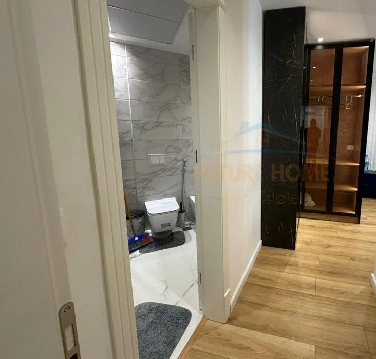 Tirane, jepet me qera apartament 2+1 Kati 5, 89 m² 1.000 € (Ish fusha aviacionit)