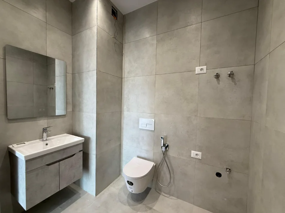 Tirane, shitet apartament 1+1 , 76 m² 137.000 € (Sauk)