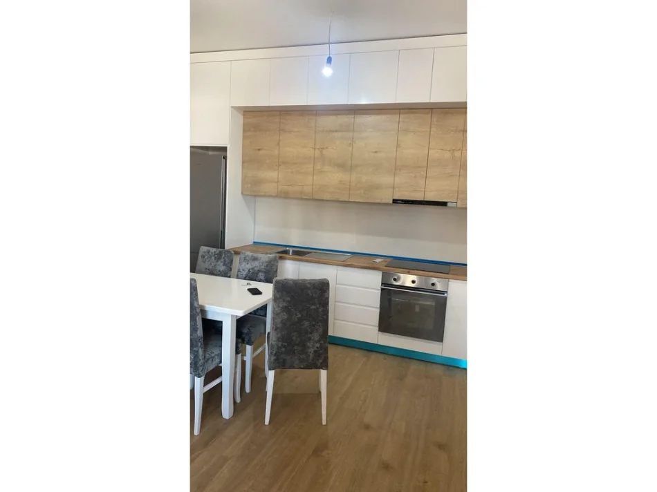 Tirane, jepet me qera apartament 2+1 , 83 m² 800 € (Rezidenca Marga 2, Bulevardi i Ri)