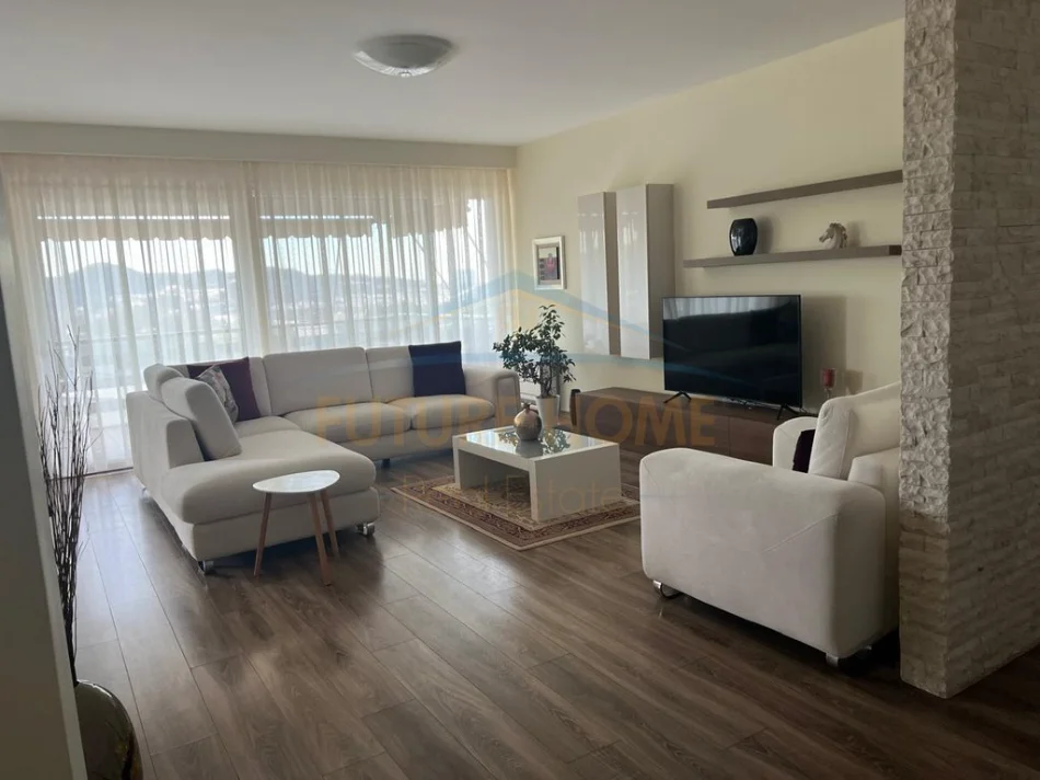 Tirane, jepet me qera apartament 2+1+Ballkon Kati 2, 130 m² 1.500 € (Long Hill residence)