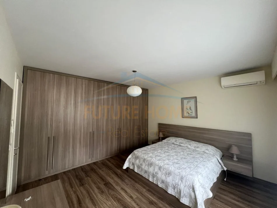 Tirane, jepet me qera apartament 2+1+Ballkon Kati 2, 130 m² 1.500 € (Long Hill residence)