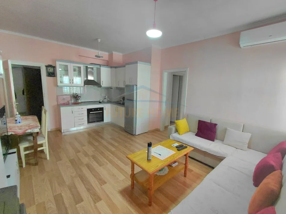 Pogradec, shitet apartament 2+1+Ballkon Kati 6, 82 m² 105.000 € (Rruga Sul Starovari ,Pogradec)