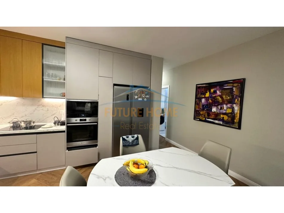 Tirane, shitet apartament 2+1+Ballkon Kati 8, 97 m² 350.000 € (Rruga e Elbasanit)