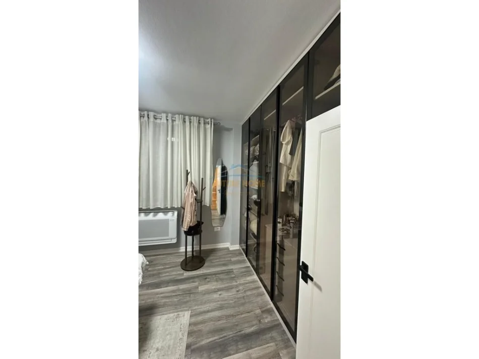 Tirane, shitet apartament 2+1 Kati 8, 97 m² 350.000 € (Rruga e Elbasanit)